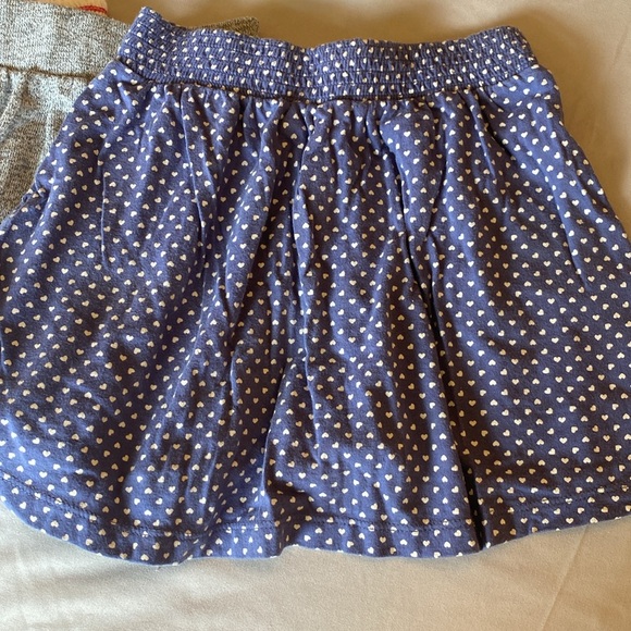 Gap Kids size XS 4-5 comfy skirt bundle. Three skirts, two with pockets. - Picture 4 of 12